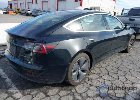 2020 Tesla Model 3 Long Range Dual Motor All-Wheel Drive z USA, uszkodzony, nr VIN 5YJ3E1EBXLF746220
